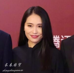 张艺谋38岁女儿张末近照曝光 五官精致曾两嫁外国人