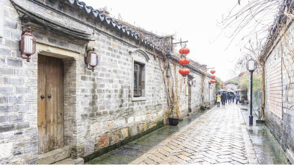 老房子家庭和街道