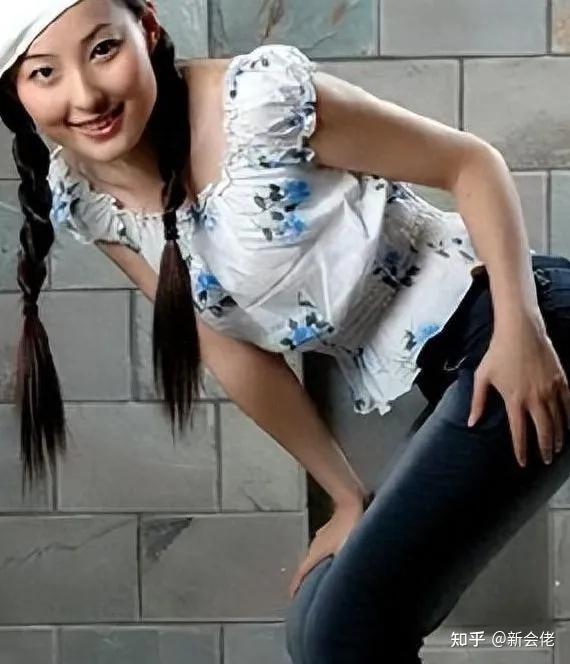 让九高官落马，中国最美情妇卢嘉丽美女人间蒸发多年