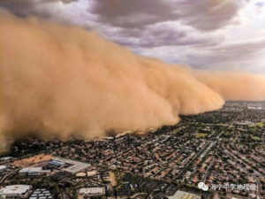 国旗吹倒，龙舟翻沉，春节大火等征兆预示中国将大乱